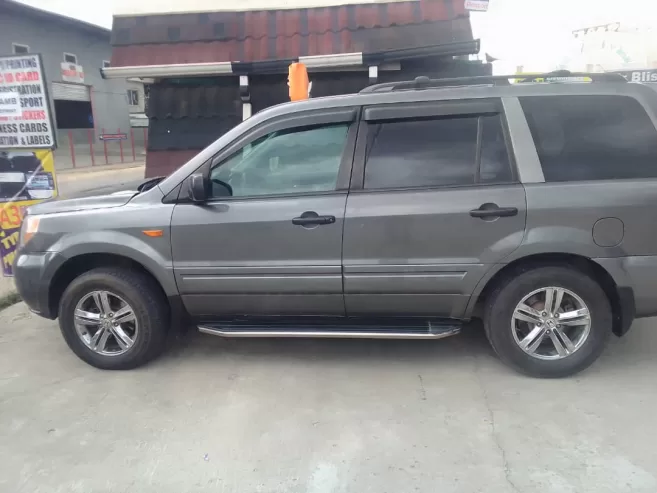 Clean Honda Pilot working with AC for sale