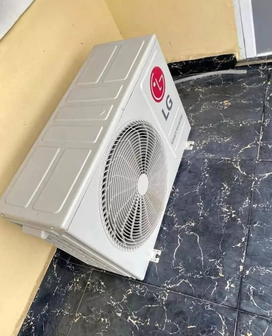 neatly used 2hp LG standing inverter Ac available for sale 870,000 at Artillery Port Harcourt, Rivers State.