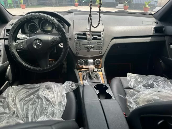 2010 used Mercedes Benz C300