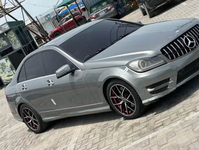 2010 used Mercedes Benz C300