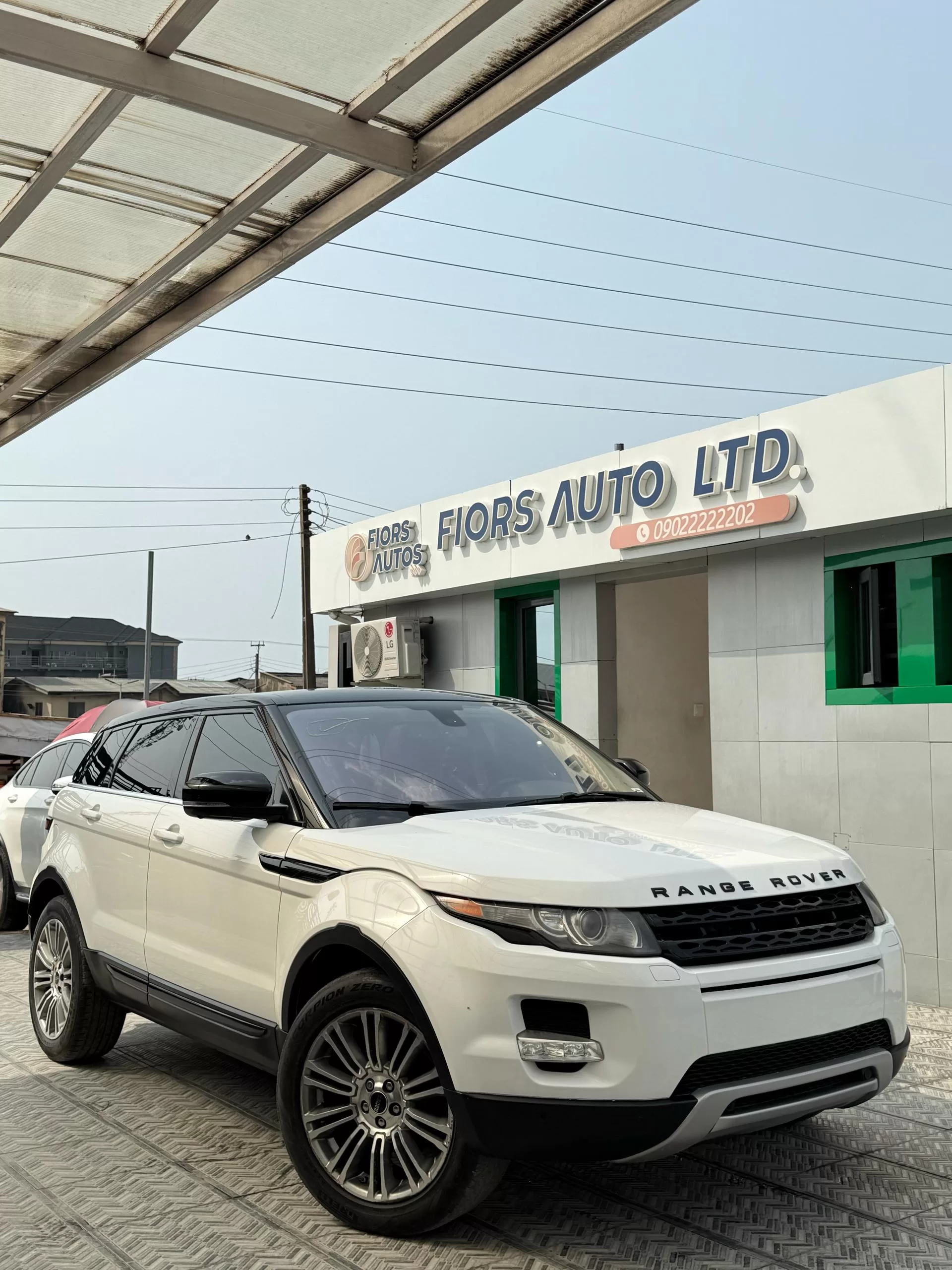 Land Rover Range Rover Evoque 2012 white SUV