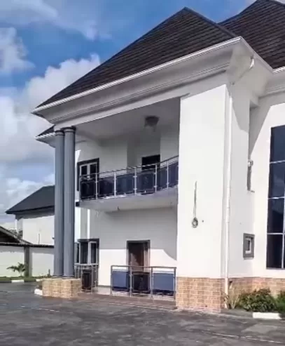 4 bedroom duplex with BQs