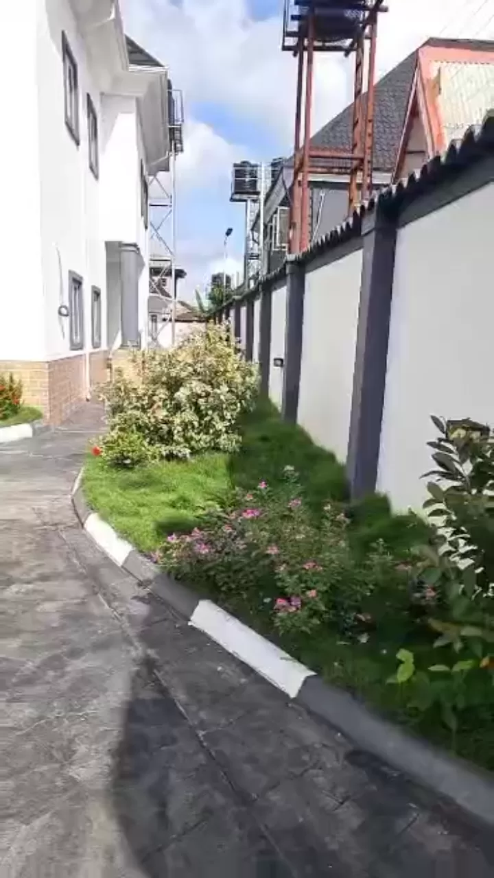 4 bedroom duplex with BQs